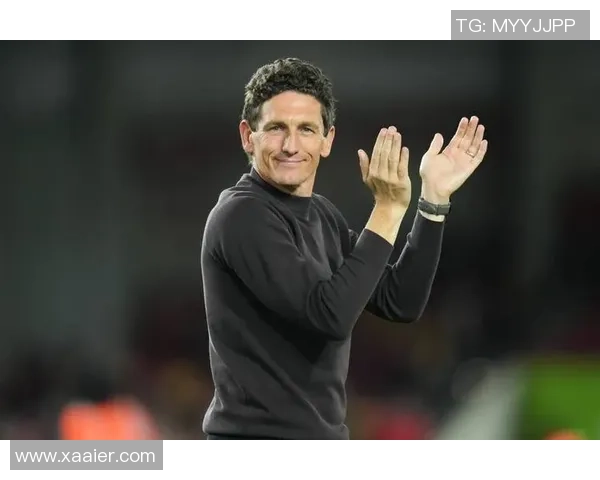 足球明星化身乞丐挑战社会偏见引发热议与反思